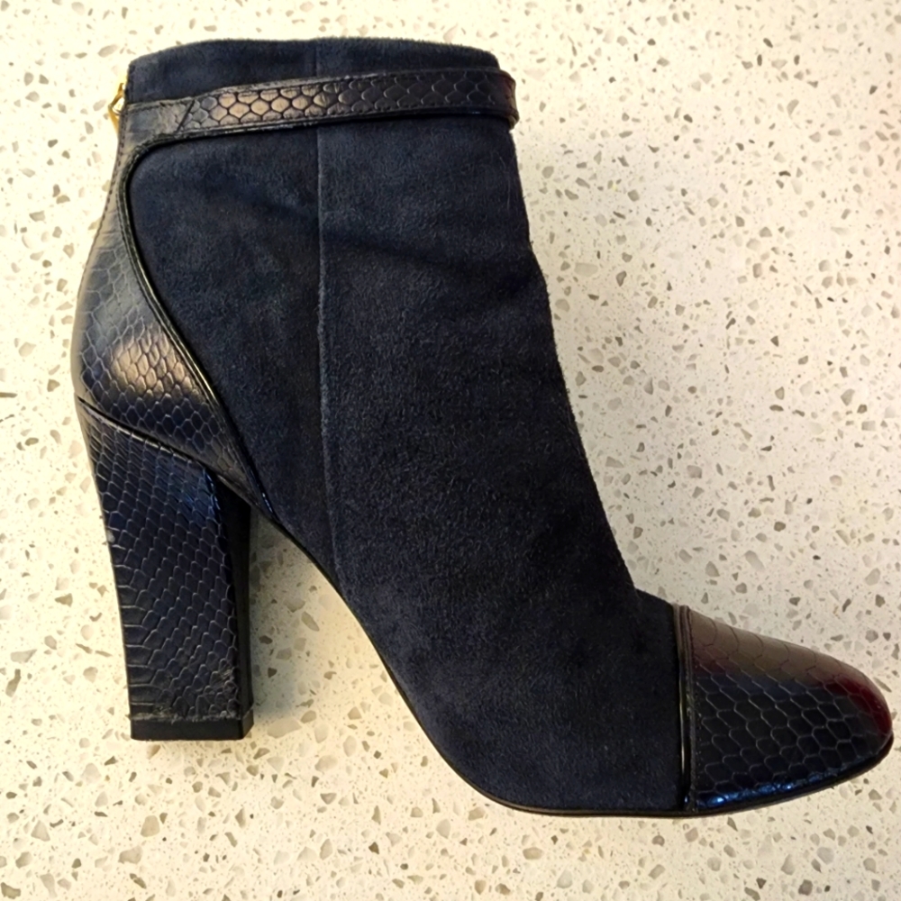 Spring Summer Black Tory Burch Boots/gold hardware